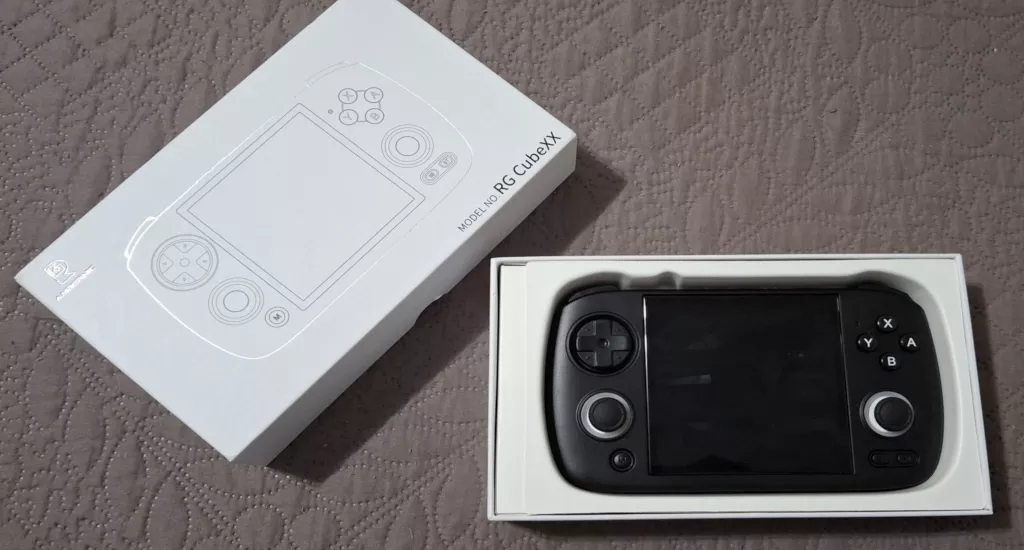 ANBERNIC RG CubeXX in box