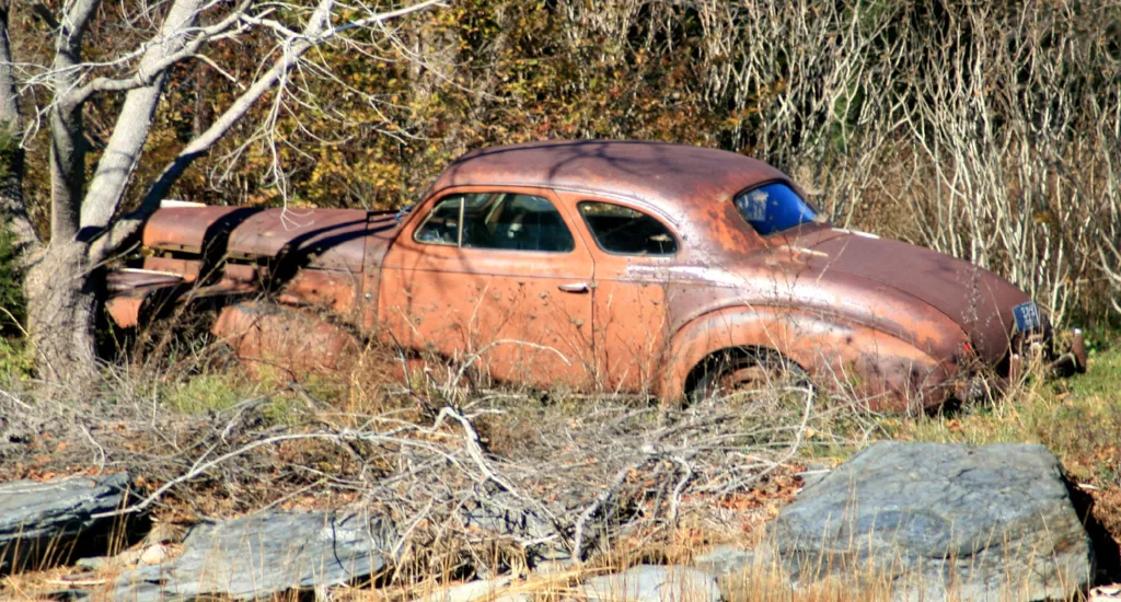 old rusty car